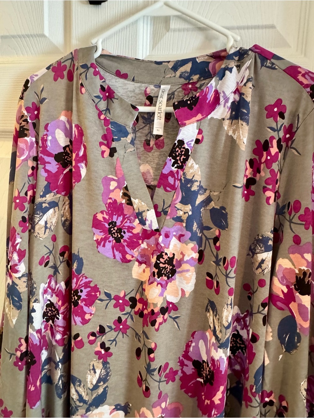 Dear Scarlett Floral V-Neck Top - Pink & Gray - Picture 2 of 5